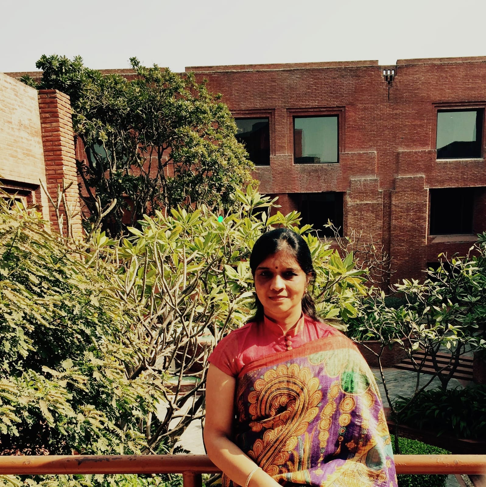 Mrs. Kiran Gupta (Trustee)